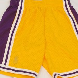 Mens Mitchell and Ness Los Angeles Lakers Throwback Shorts 1996-1997 Sz Small